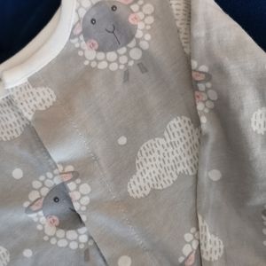 New 6-9 months baby magnetic footie